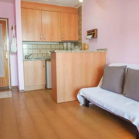 Sant Lluis Studio * 艾姆布里亚布拉瓦